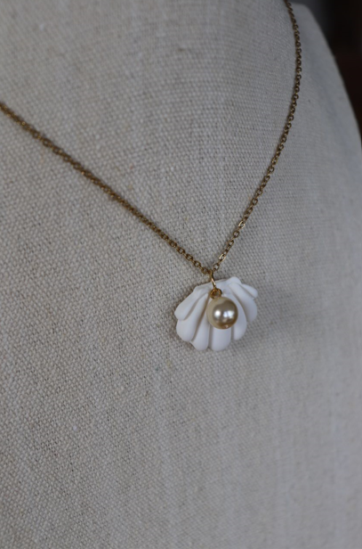 Necklace Shell with Pearl