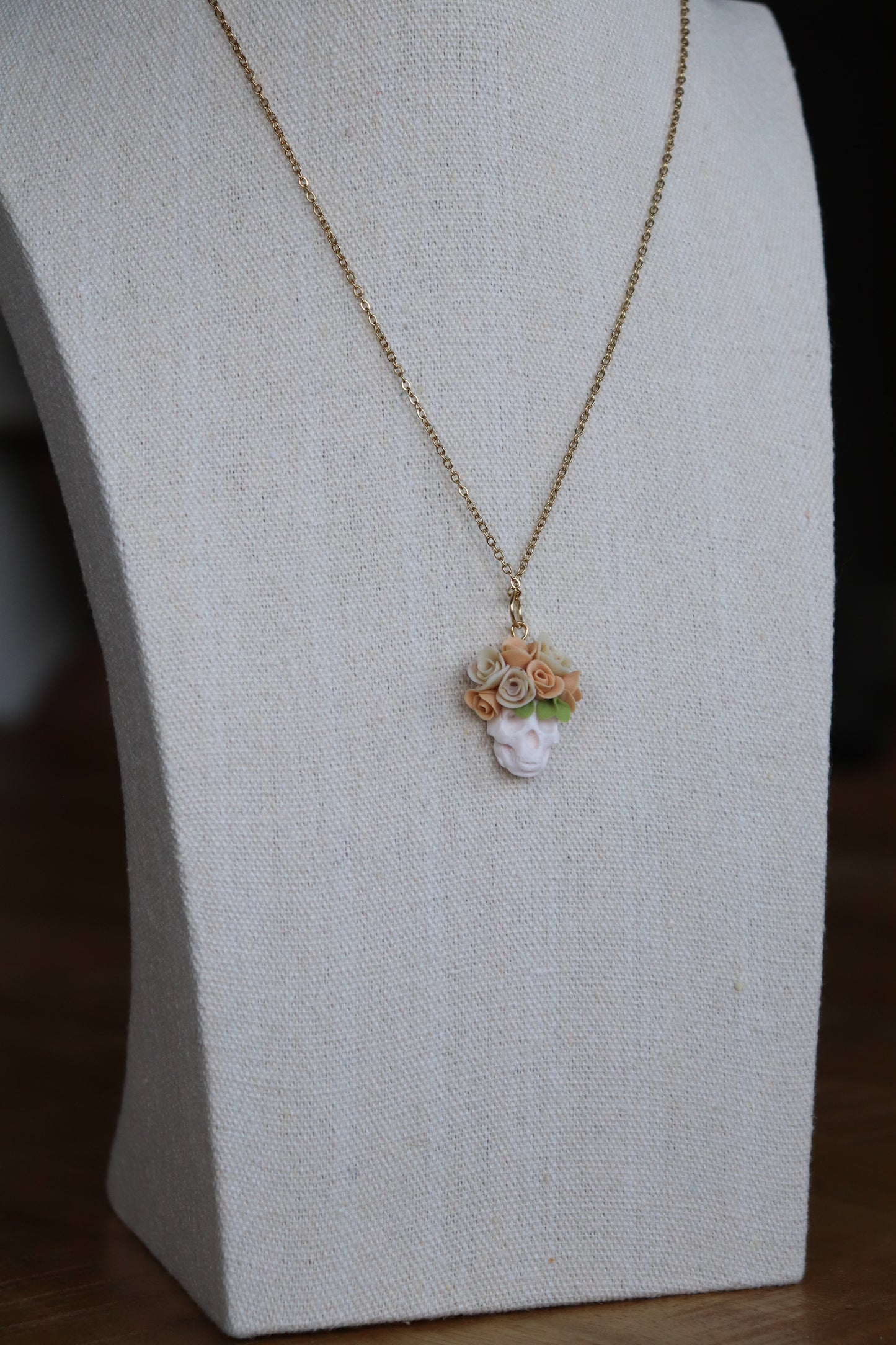 Necklace Skull floral white