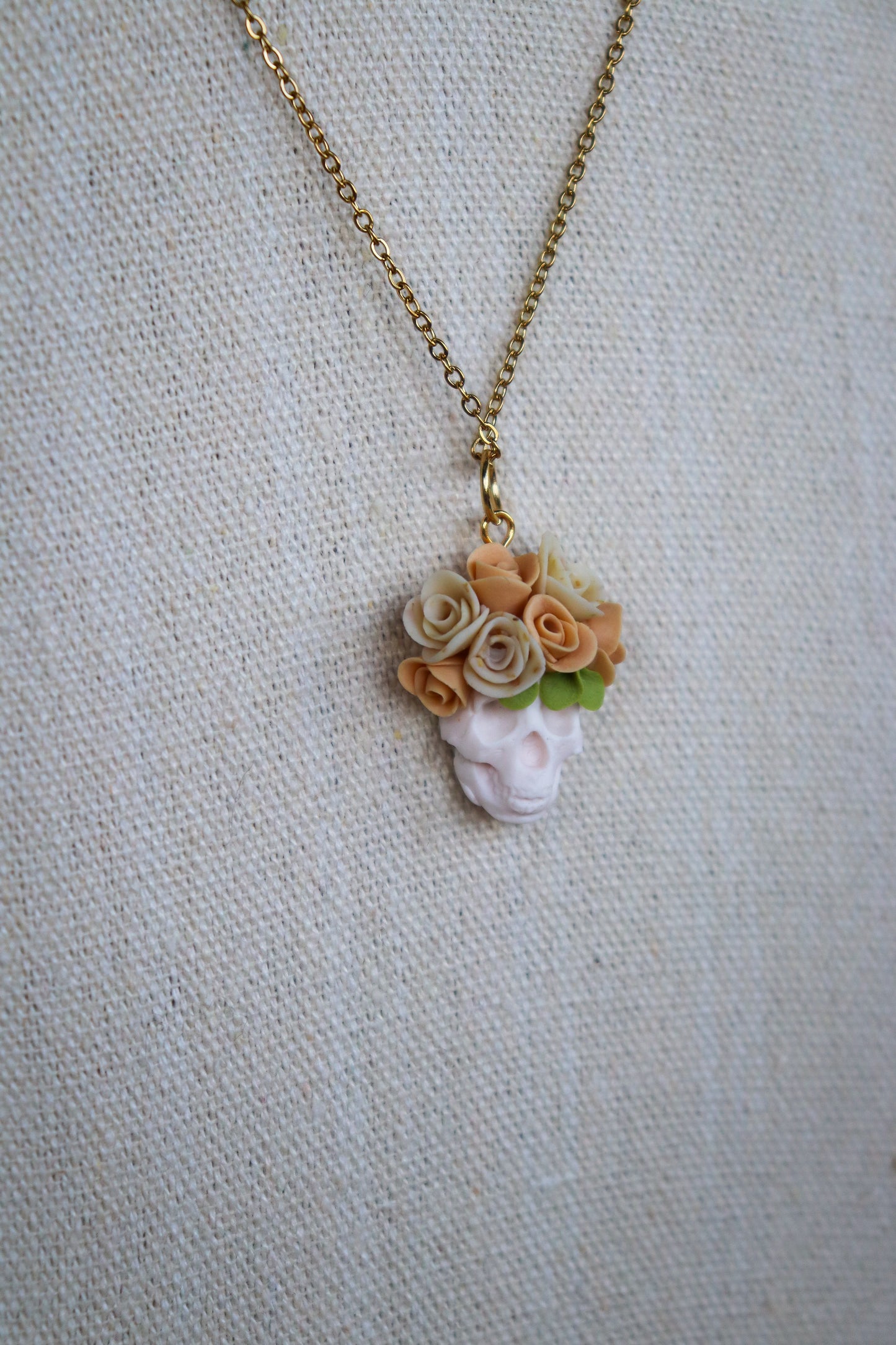 Necklace Skull floral white