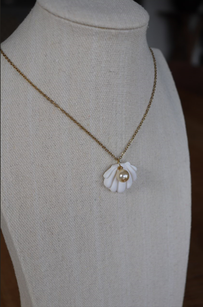 Necklace Shell with Pearl